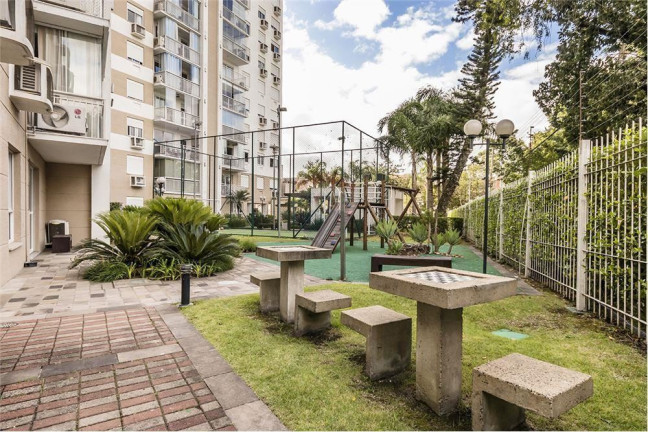 Imagem Imóvel com 3 Quartos à Venda,  em Vila Ipiranga - Porto Alegre
