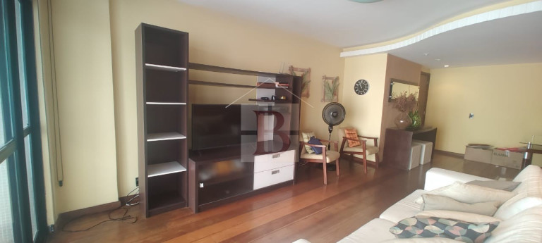 Imagem Imóvel com 3 Quartos à Venda, 150 m² em Icaraí - Niterói Imagem Imóvel com 3 Quartos à Venda, 150 m² em Icaraí - Niterói