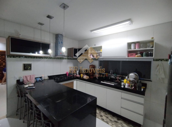 Imagem Casa com 2 Quartos à Venda, 125 m² em São Carlos