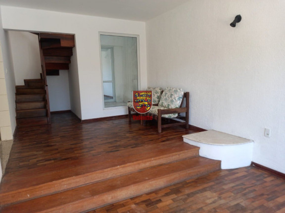Imagem Sobrado com 3 Quartos à Venda, 304 m² em Balneário - Florianópolis Imagem Sobrado com 3 Quartos à Venda, 304 m² em Balneário - Florianópolis