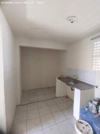 Imagem Apartamento com 2 Quartos à Venda, 52 m² em Araturi - Caucaia