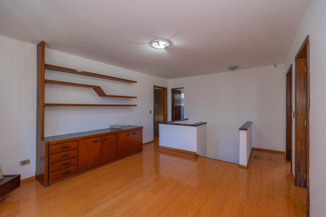 Imagem Casa com 3 Quartos à Venda, 280 m² em Seminário - Curitiba Imagem Casa com 3 Quartos à Venda, 280 m² em Seminário - Curitiba