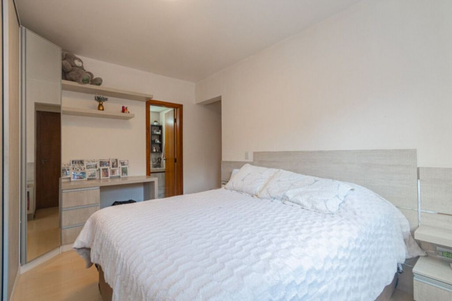 Imagem Imóvel com 3 Quartos à Venda, 100 m² em Moinhos De Vento - Porto Alegre