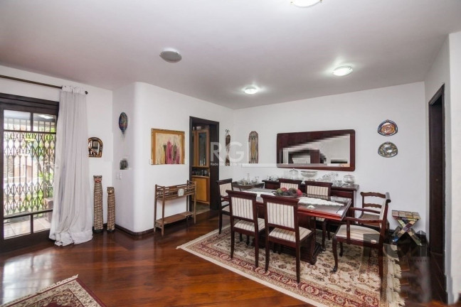 Imagem Casa com 3 Quartos para Alugar, 253 m² em Rio Branco - Porto Alegre