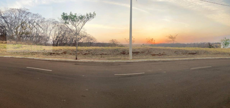 Terreno à Venda, 2.300 m² em Santa Martha - Ribeirão Preto