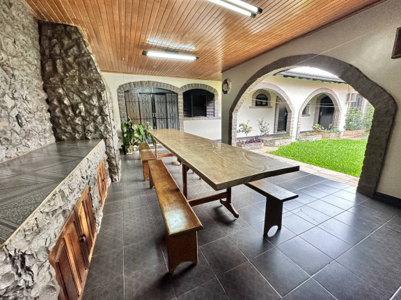 Imagem Casa com 4 Quartos à Venda, 495 m² em Jardim Santa Rosa - Foz Do Iguaçu Imagem Casa com 4 Quartos à Venda, 495 m² em Jardim Santa Rosa - Foz Do Iguaçu
