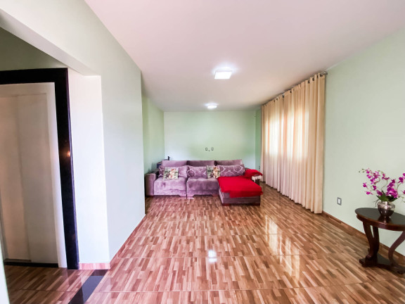 Imagem Sobrado com 3 Quartos à Venda, 214 m² em Centro - Caldas Novas