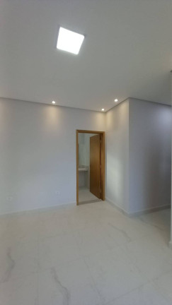 Casa com 3 Quartos à Venda, 300 m² em Piracangaguá - Taubaté