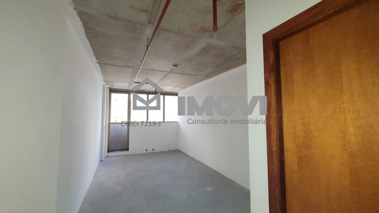 Imóvel Comercial à Venda, 33 m² em Enseada Do Suá - Vitória