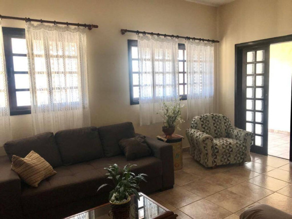 Imagem Casa com 3 Quartos à Venda, em Granjas Santa Terezinha - Taubaté Imagem Casa com 3 Quartos à Venda, em Granjas Santa Terezinha - Taubaté