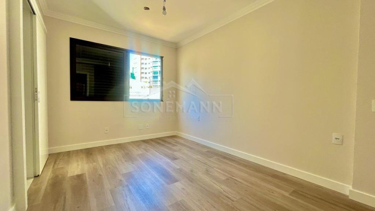 Imagem Apartamento com 3 Quartos à Venda, 110 m² em Centro - Florianópolis Imagem Apartamento com 3 Quartos à Venda, 110 m² em Centro - Florianópolis