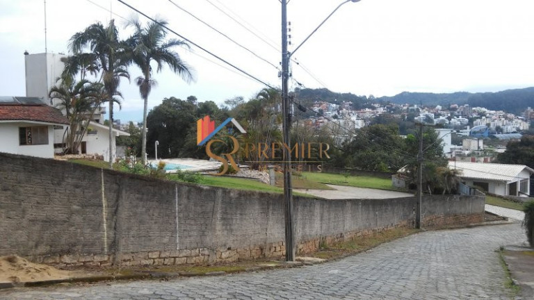 Imagem Imóvel à Venda, 229 m² em Trindade - Florianópolis Imagem Imóvel à Venda, 229 m² em Trindade - Florianópolis