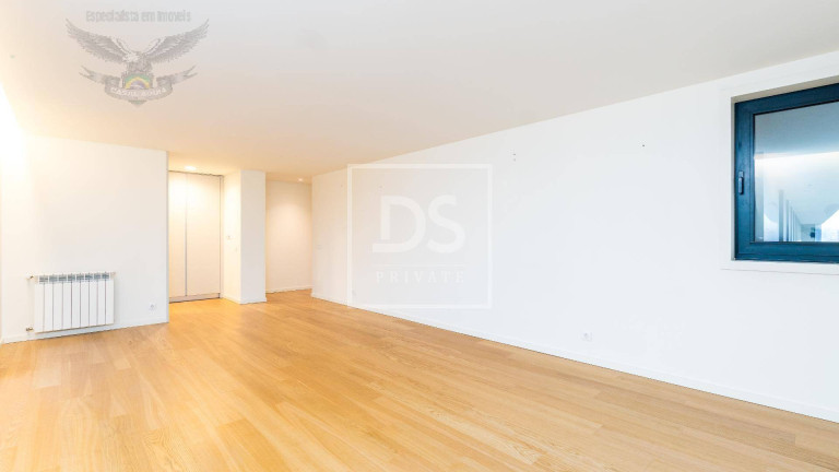 Imagem Apartamento com 2 Quartos à Venda, 107 m² em Porto Imagem Apartamento com 2 Quartos à Venda, 107 m² em Porto