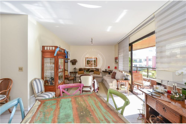 Imagem Apartamento com 4 Quartos à Venda, 210 m² em Real Parque - São Paulo
