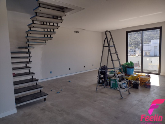 Imagem Casa com 3 Quartos à Venda, 204 m² em Rio Tavares - Florianópolis