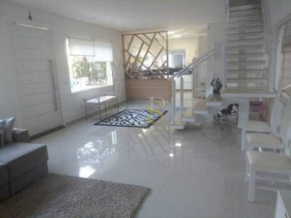 Imagem Casa com 3 Quartos à Venda, 230 m² em Serra Da Cantareira - Mairiporã Imagem Casa com 3 Quartos à Venda, 230 m² em Serra Da Cantareira - Mairiporã