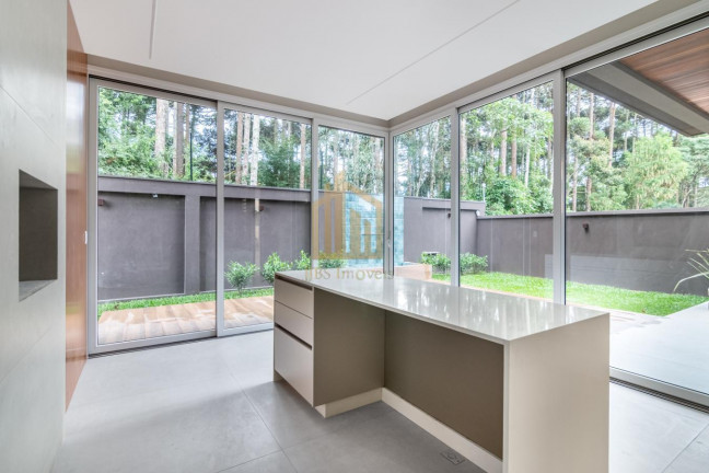 Imagem Casa com 3 Quartos à Venda, 300 m² em Santa Felicidade - Curitiba