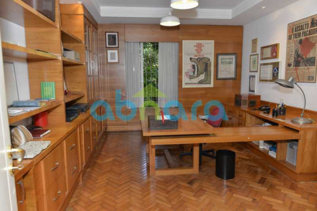 Imagem Casa com 4 Quartos à Venda, 750 m² em Cosme Velho - Rio De Janeiro Imagem Casa com 4 Quartos à Venda, 750 m² em Cosme Velho - Rio De Janeiro