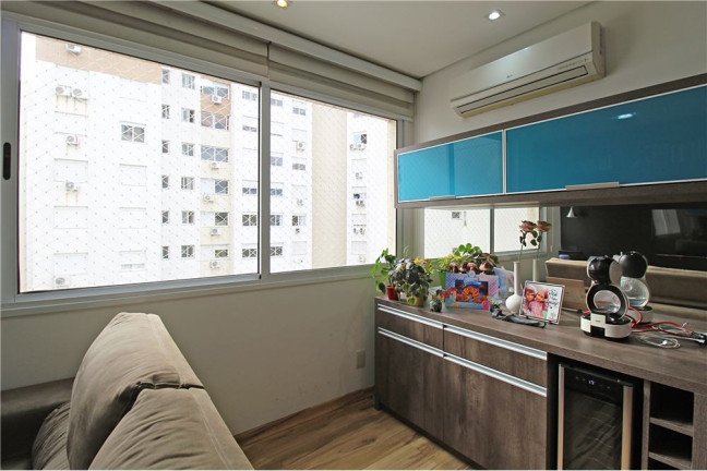Imagem Imóvel com 2 Quartos à Venda, em Vila Ipiranga - Porto Alegre Imagem Imóvel com 2 Quartos à Venda, em Vila Ipiranga - Porto Alegre