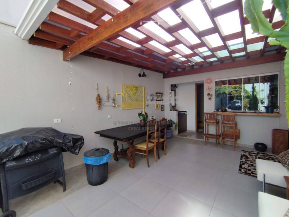 Imagem Casa com 3 Quartos à Venda, 270 m² em Centro - Botucatu