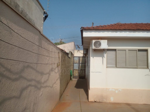 Imagem Casa com 3 Quartos para Alugar, em Centro - Araraquara Imagem Casa com 3 Quartos para Alugar, em Centro - Araraquara