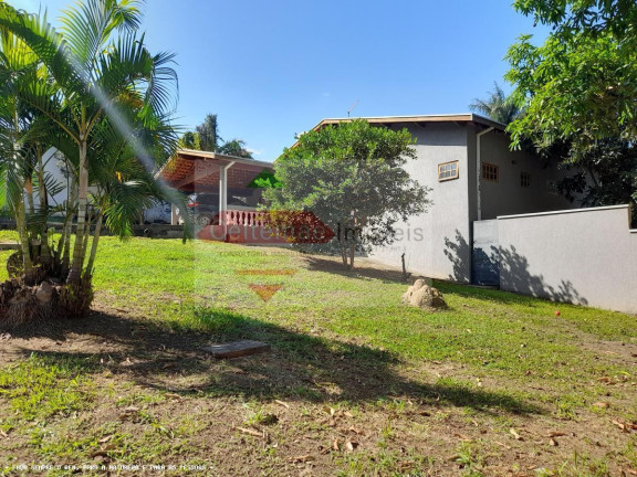 Imagem Chácara com 4 Quartos à Venda, 280 m² em Barreiro - Taubaté