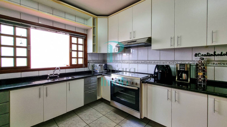 Imagem Sobrado com 3 Quartos à Venda, 243 m² em Umuarama - Osasco