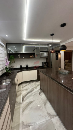 Imagem Casa com 3 Quartos à Venda, 400 m² em Vargem Grande - Pinhais Imagem Casa com 3 Quartos à Venda, 400 m² em Vargem Grande - Pinhais