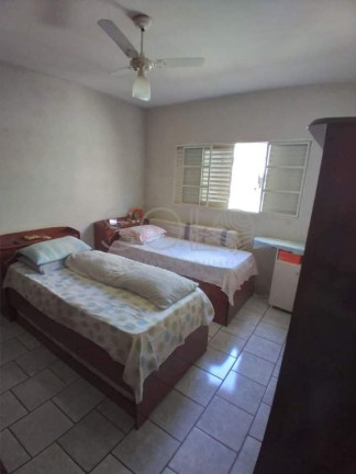 Casa com 2 Quartos à Venda, 200 m² em Centro - Araraquara