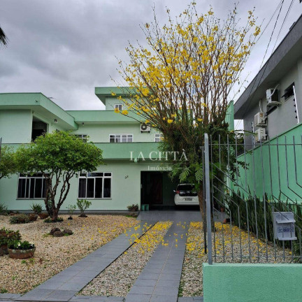 Imagem Sobrado com 5 Quartos à Venda, 350 m² em São Judas - Itajaí Imagem Sobrado com 5 Quartos à Venda, 350 m² em São Judas - Itajaí