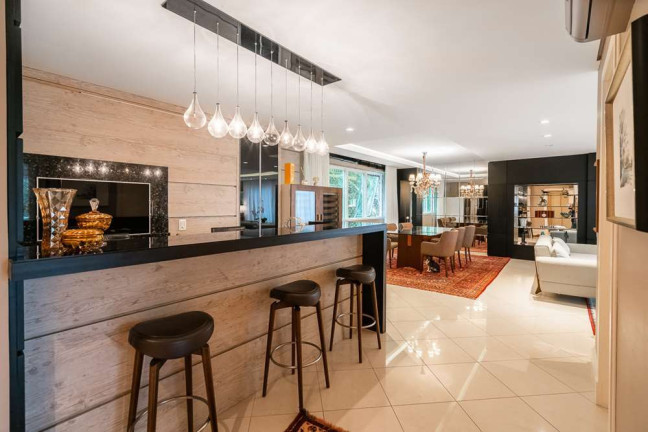 Imagem Apartamento com 3 Quartos à Venda, 271 m² em Três Figueiras - Porto Alegre