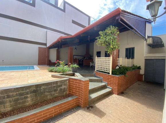 Imagem Sobrado com 5 Quartos para Alugar, 700 m² em Quilombo - Cuiabá