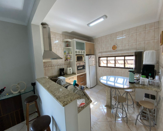 Imagem Casa com 3 Quartos à Venda, 238 m² em Vila Nova - Joinville