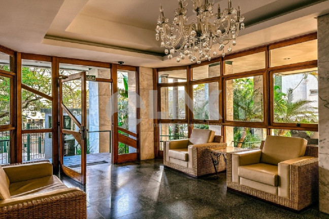 Imagem Imóvel com 3 Quartos à Venda, 244 m² em Bela Vista - Porto Alegre Imagem Imóvel com 3 Quartos à Venda, 244 m² em Bela Vista - Porto Alegre