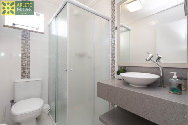 Imagem Casa com 3 Quartos para Alugar ou Temporada, 100 m² em Centro - Bombinhas