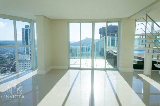 Imagem Cobertura com 3 Quartos à Venda, 246 m² em Centro - Balneário Camboriú Imagem Cobertura com 3 Quartos à Venda, 246 m² em Centro - Balneário Camboriú