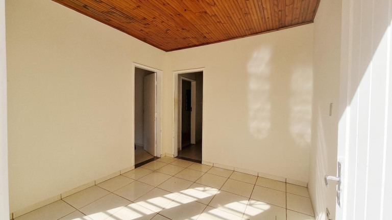 Imagem Casa com 2 Quartos à Venda, 118 m² em Maringá - Londrina