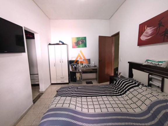 Imagem Casa com 3 Quartos à Venda, 145 m²