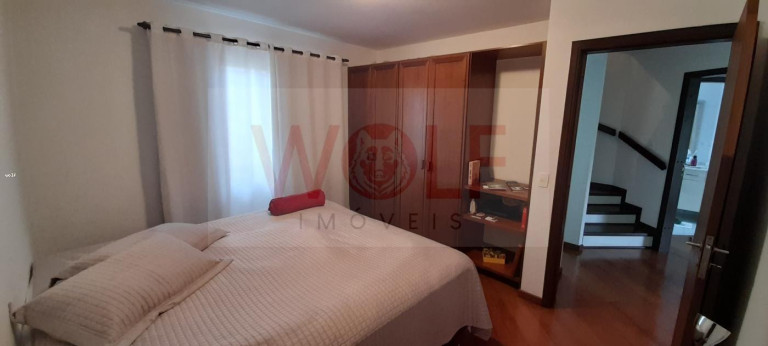 Imagem Sobrado com 3 Quartos à Venda, 147 m² em Bom Retiro - Curitiba Imagem Sobrado com 3 Quartos à Venda, 147 m² em Bom Retiro - Curitiba