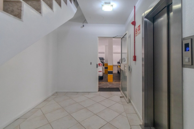 Imagem Imóvel com 3 Quartos à Venda,  em Moinhos De Vento - Porto Alegre
