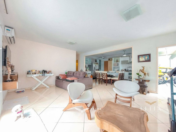 Imagem Casa com 4 Quartos à Venda, 240 m² em Centro - Barra Velha
