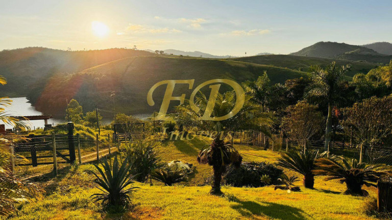 Imagem Chácara com 3 Quartos à Venda, 1.200 m² em Piracaia Imagem Chácara com 3 Quartos à Venda, 1.200 m² em Piracaia