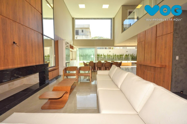 Imagem Casa com 4 Quartos à Venda, 290 m² em Vila Nova - Porto Alegre Imagem Casa com 4 Quartos à Venda, 290 m² em Vila Nova - Porto Alegre