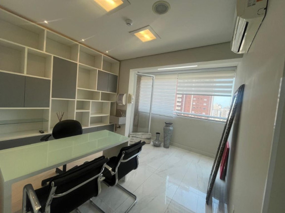 Sala Comercial à Venda, 44 m² em Boqueirão - Santos