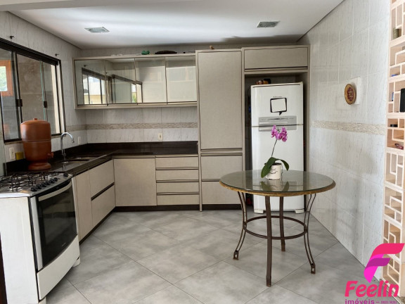 Imagem Casa com 6 Quartos à Venda, 220 m² em Campeche - Florianópolis