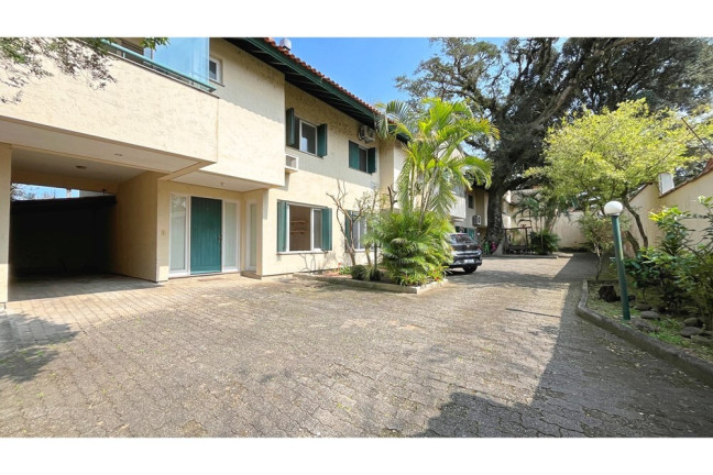 Imagem Casa de Condomínio com 3 Quartos à Venda, 254 m² em Ipanema - Porto Alegre