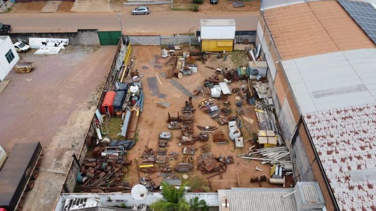 Terreno à Venda, 825 m² em Setor Industrial Sul - Sinop