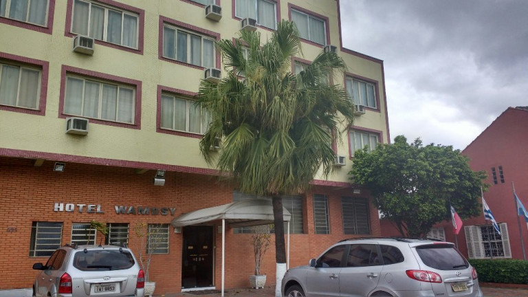 Imagem Imóvel Comercial à Venda, 1.200 m² em Navegantes - Porto Alegre Imagem Imóvel Comercial à Venda, 1.200 m² em Navegantes - Porto Alegre
