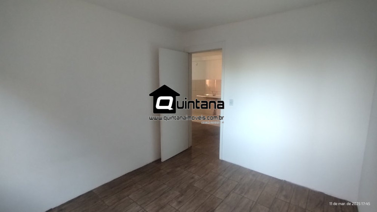 Imagem Apartamento com 2 Quartos para Alugar, 45 m² em Três Vendas - Pelotas