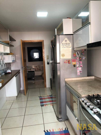 Imagem Apartamento com 3 Quartos à Venda, 166 m² em Santa Rosa - Cuiabá